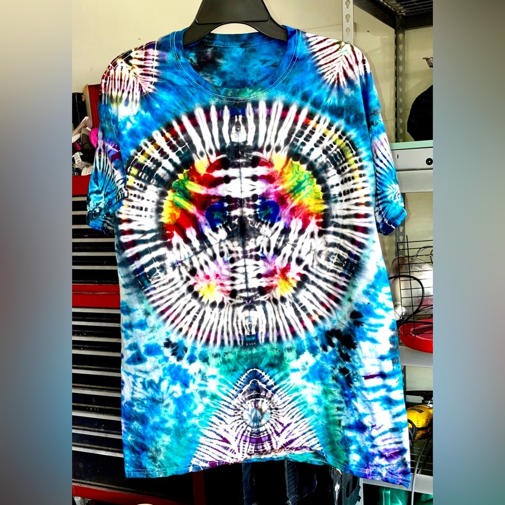 Tie Dye T Shirt size Large FOTL Premium Cotton “peace sign “ NWT hand dyed